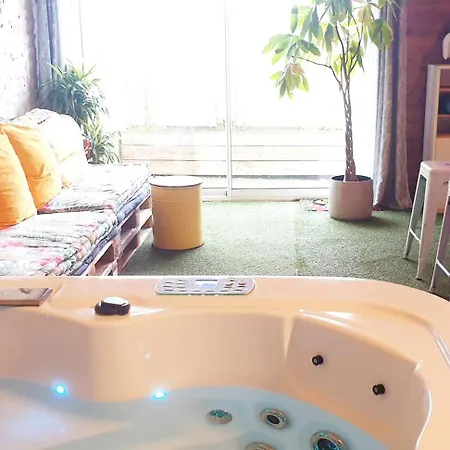 Casa de Férias Les Bulles D'evanez Mont-saint-michel Jacuzzi Interieur Privatif Illimite Pontorson